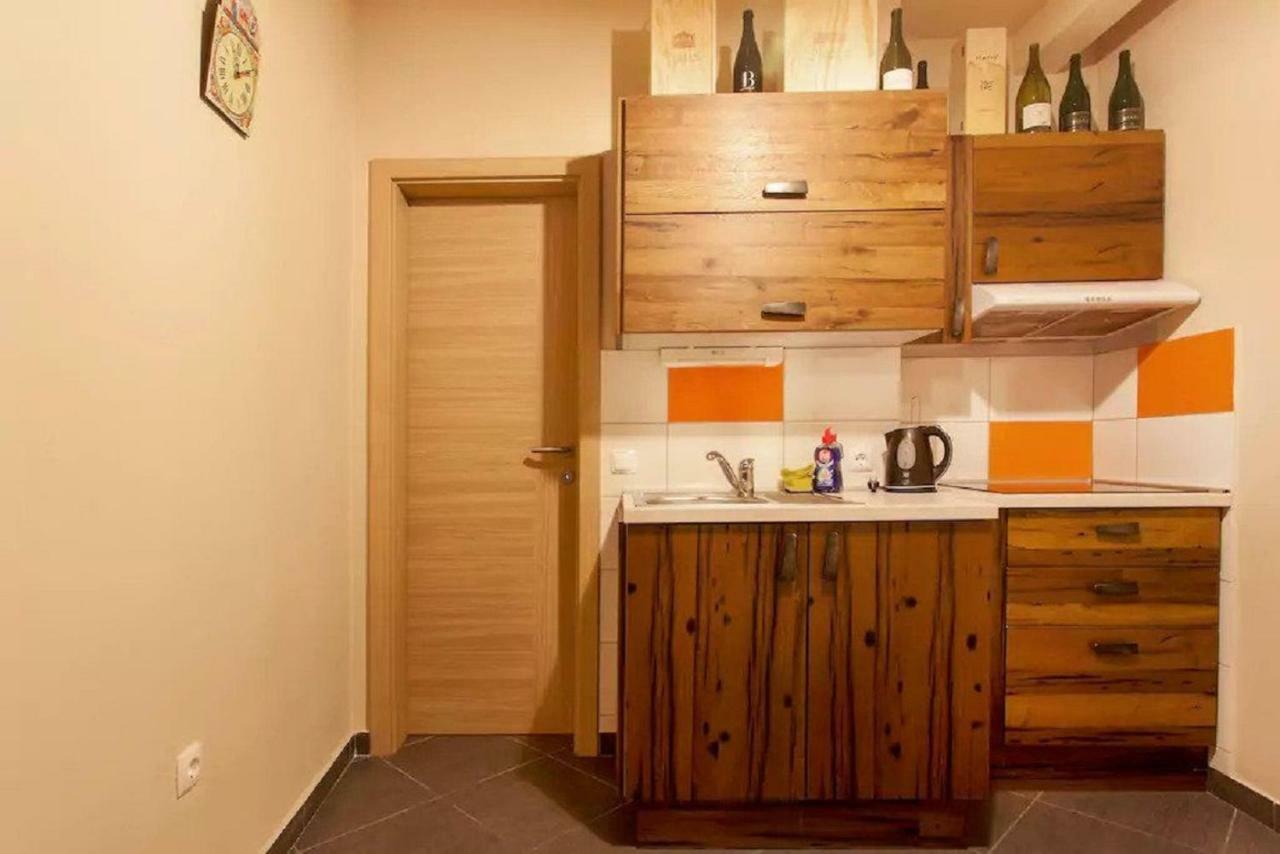 Beer & Wine Cellar Apartment ลูบลิยานา ภายนอก รูปภาพ