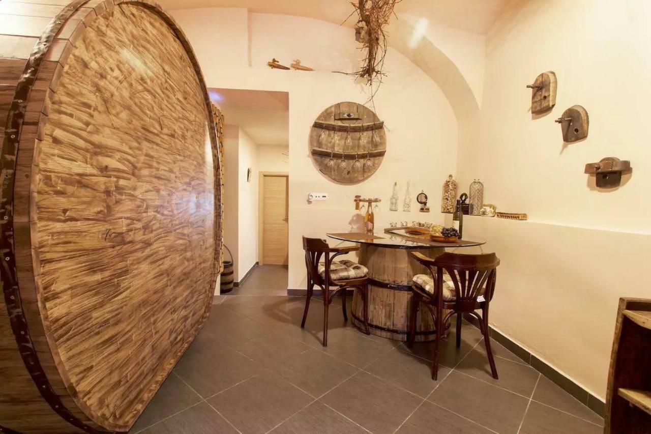 Beer & Wine Cellar Apartment ลูบลิยานา ภายนอก รูปภาพ